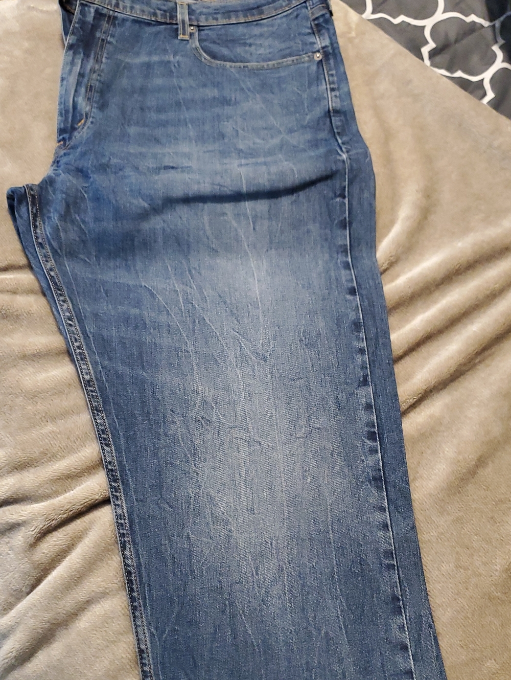 Levi's Men's Straight-Leg Jeans in Faded Blue